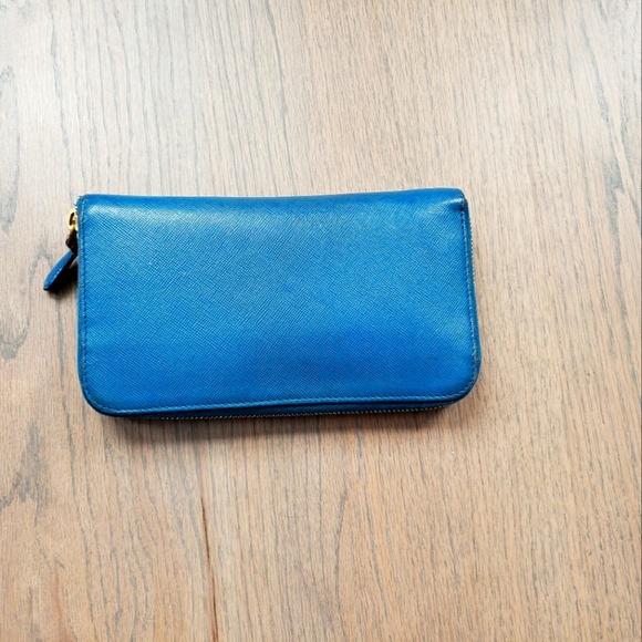 Prada Blue Saffiano Zip Wallet - Picture 2 of 14